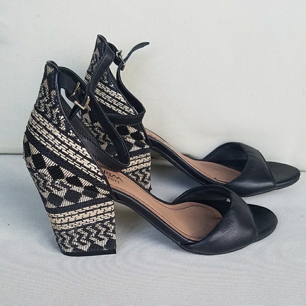 NWOT Ramarim comfort heels size 10!